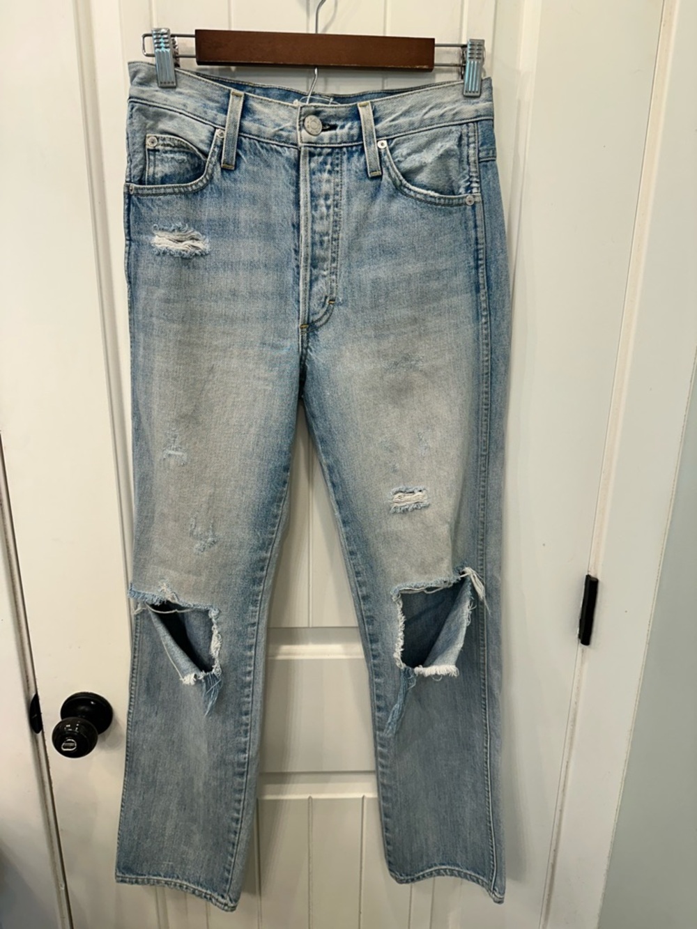 AMO Layla High Rise Distressed Straight Jeans Spring Light Vintage 26